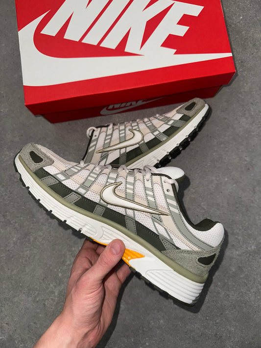 NIKE P-6000 - CARGO KHAKI